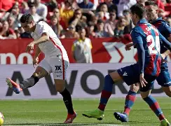 包含莱万特客场不敌塞尔塔，近期状态不佳的词条